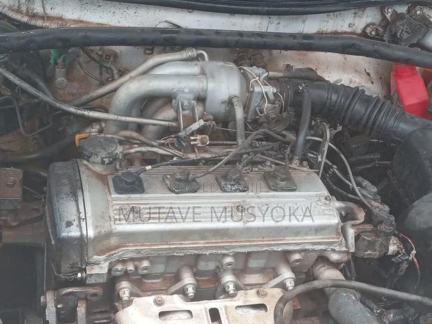 Toyota Corolla G-Touring 2000 White