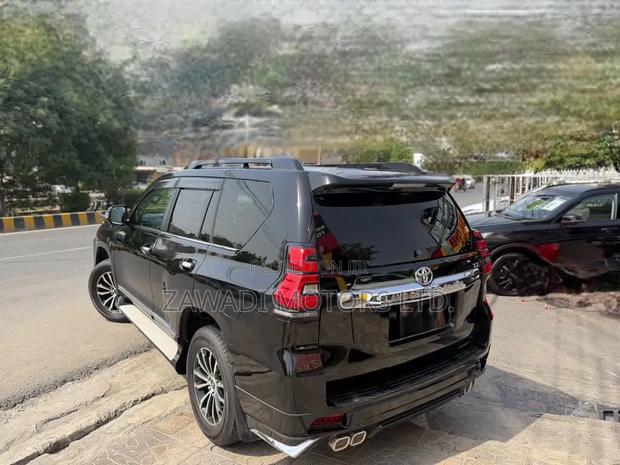 Toyota Land Cruiser Prado 2.8 2019 Black