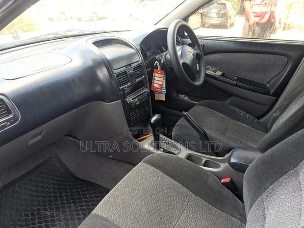 Toyota Caldina 2004 Silver