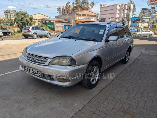 Toyota Caldina 2004 Silver
