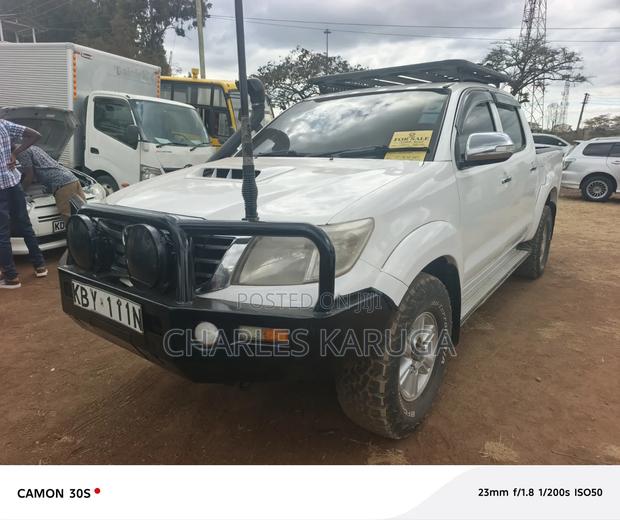 Toyota Hilux 2014 White