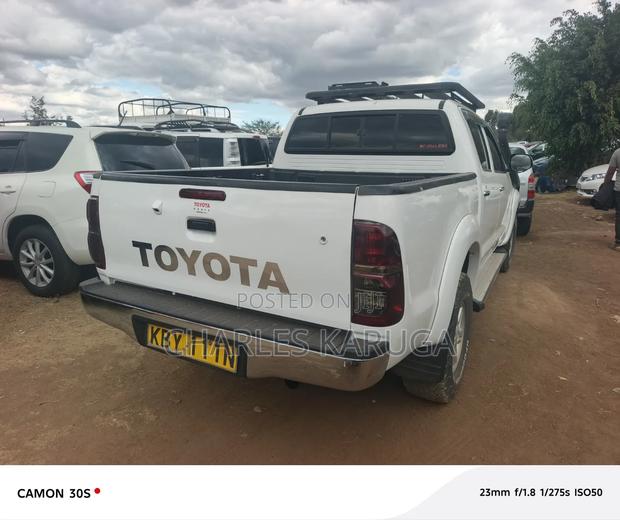Toyota Hilux 2014 White
