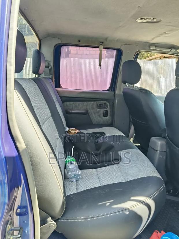 Nissan Hardbody 2010 Blue