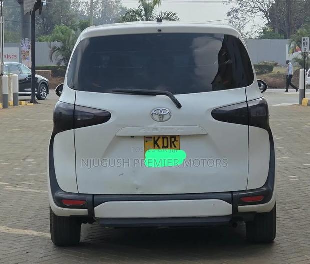 Toyota Sienta 2016 White