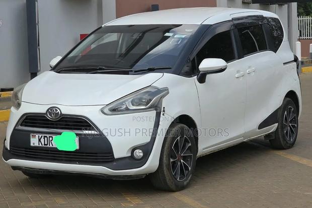Toyota Sienta 2016 White