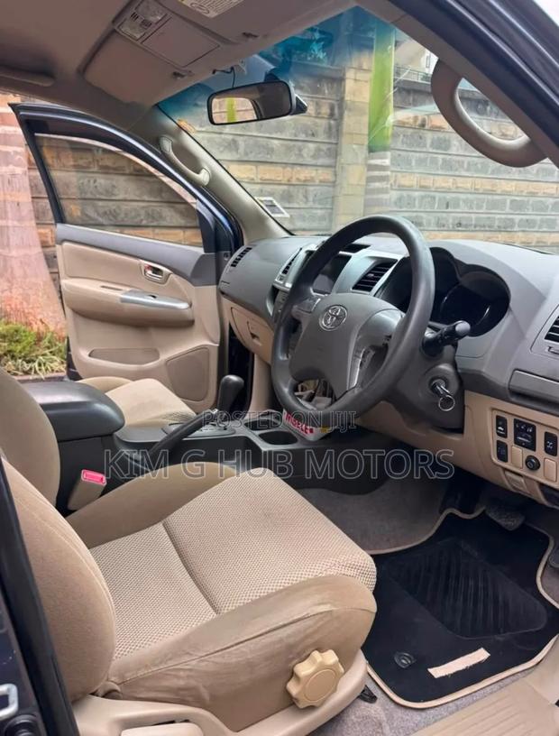 Toyota Fortuner 2.5 D AWD 2013 Gray