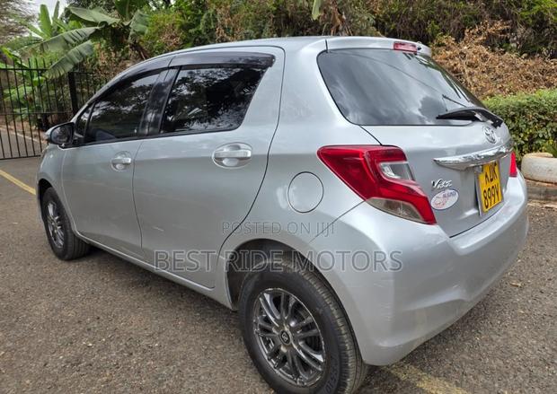 Toyota Vitz 1.3 FWD 5dr 2015