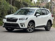 Subaru Forester Premium AWD 2019 White for sale