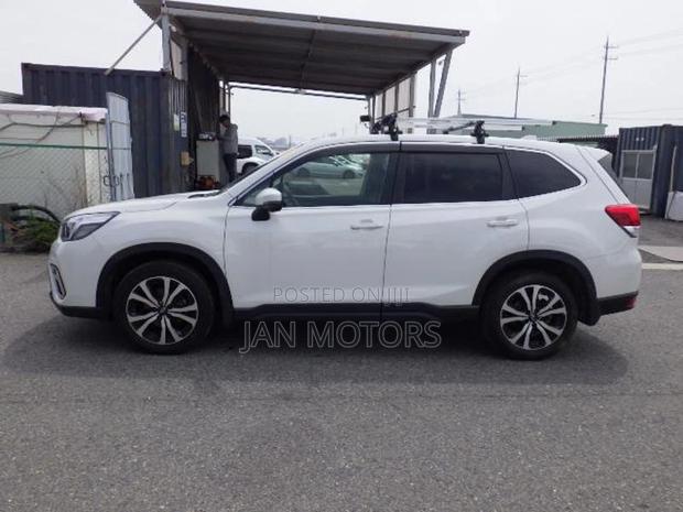 Subaru Forester Premium AWD 2019 White