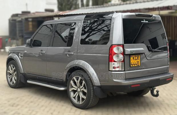 Land Rover Discovery 2011 Gray