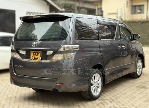 Toyota Vellfire 2010 Gray