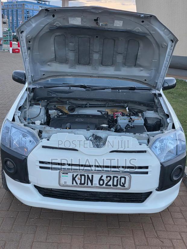 Toyota Probox 1.5 DX Comfort 2WD 2016 White