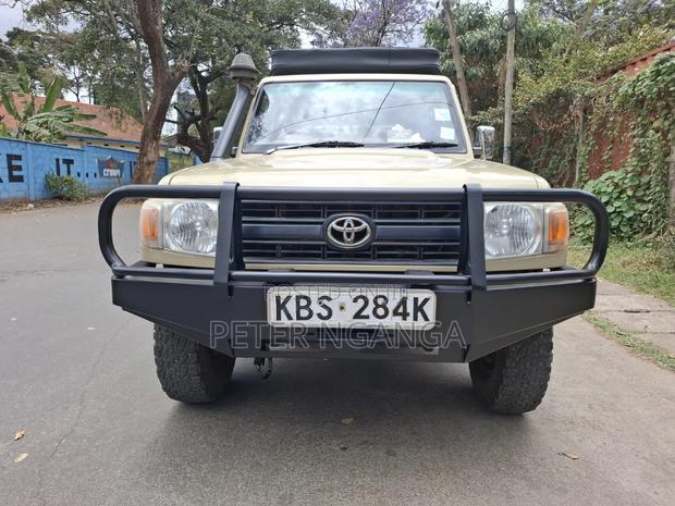 Toyota Land Cruiser 2012 Beige