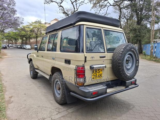 Toyota Land Cruiser 2012 Beige