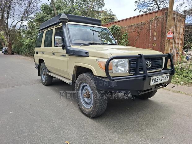 Toyota Land Cruiser 2012 Beige