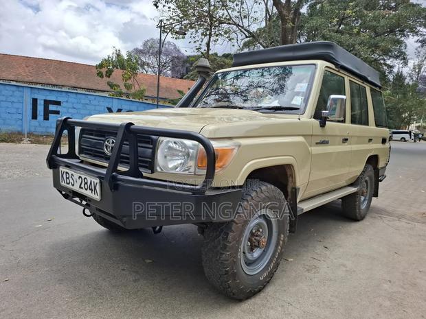 Toyota Land Cruiser 2012 Beige