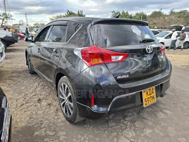 Toyota Auris 2013 Black