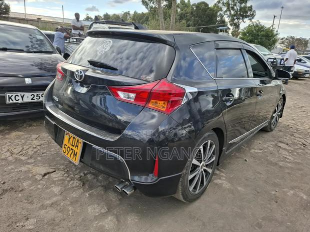 Toyota Auris 2013 Black