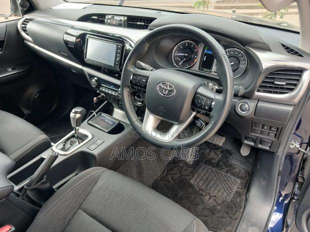 Toyota Hilux 2020 Blue