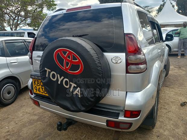 Toyota Land Cruiser Prado 3.0 D-4D 5dr 2005 Silver