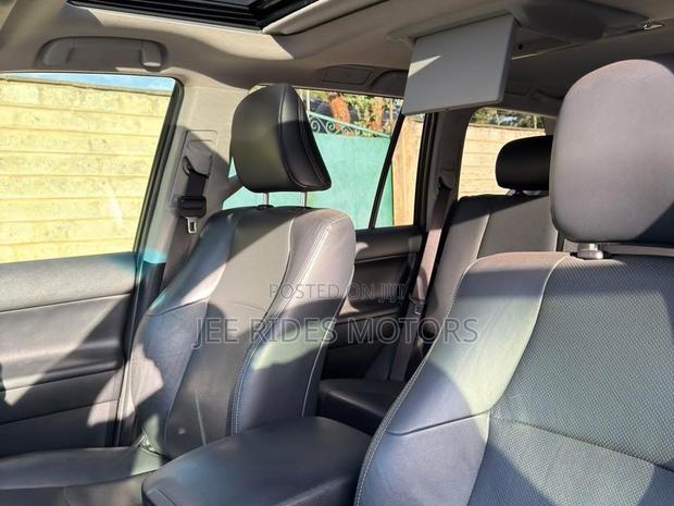 Toyota Land Cruiser Prado Kakadu 2019 Black