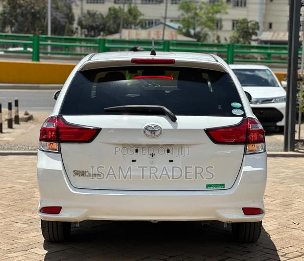 Toyota Corolla Fielder 1.5 Petrol FWD 2021 Pearl