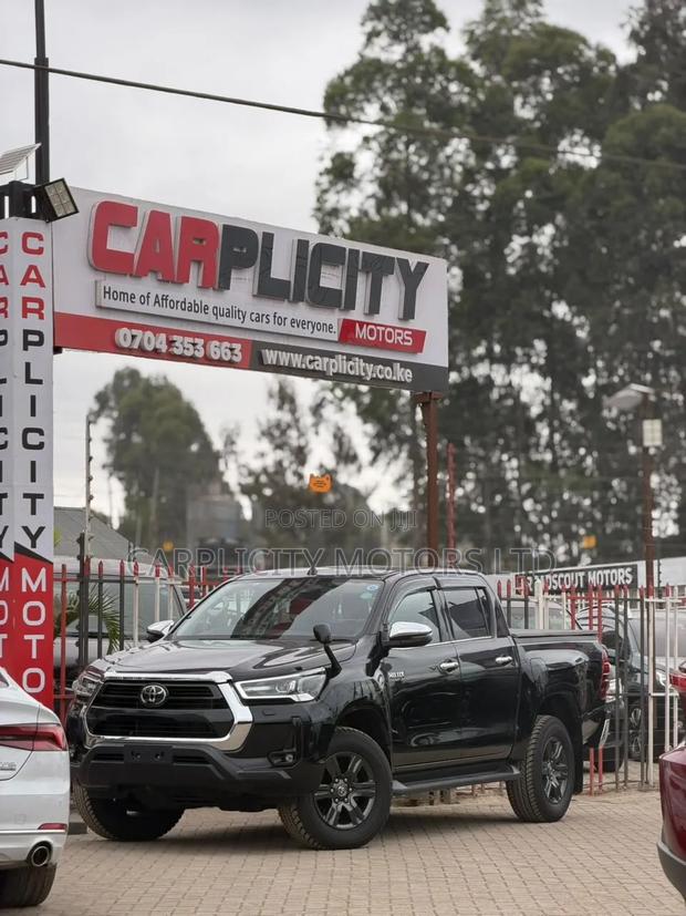 Toyota Hilux Revo Double Cab Deisel 2.8 RWD 2022 Black