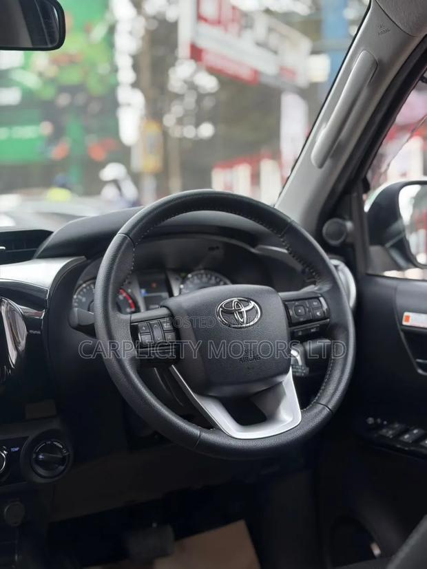 Toyota Hilux Revo Double Cab Deisel 2.8 RWD 2022 Black