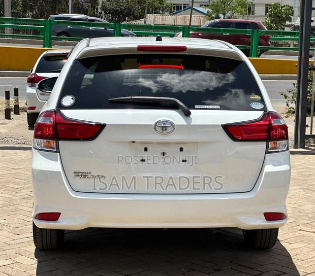 Toyota Corolla Fielder 1.5 Petrol FWD 2019 Pearl