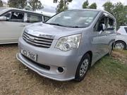 Toyota Voxy X 4WD 7-Seater 2012 Silver for sale