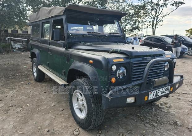 Land Rover Defender 2001 Green