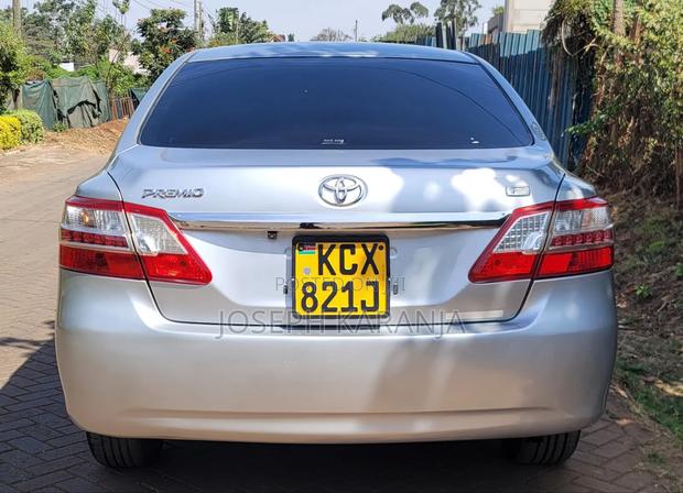 Toyota Premio 2013 Silver
