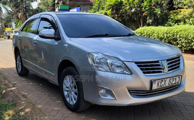 Toyota Premio 2013 Silver