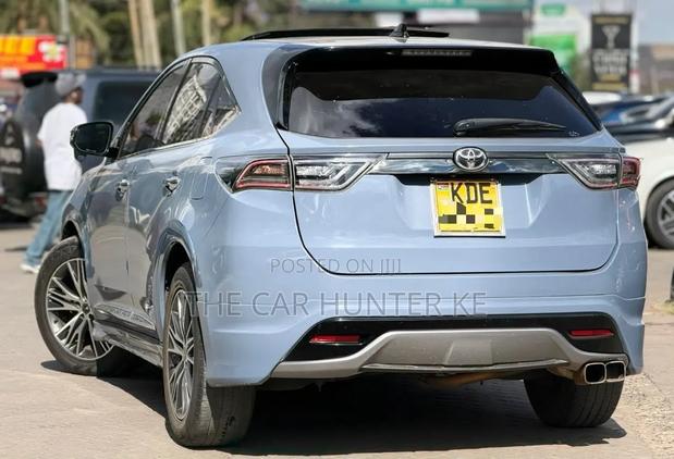 Toyota Harrier 2014