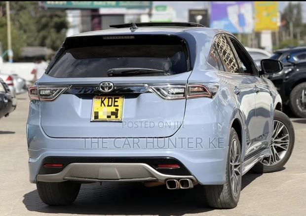 Toyota Harrier 2014