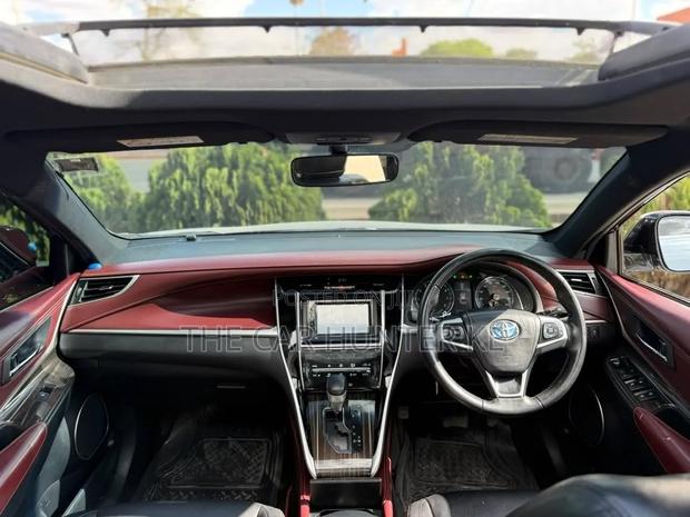 Toyota Harrier 2014
