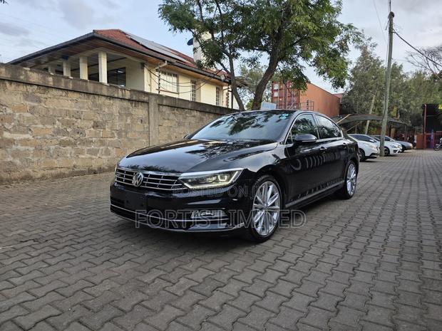 Volkswagen Passat 2.0T SE R-Line 2019 Black
