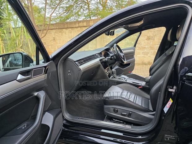 Volkswagen Passat 2.0T SE R-Line 2019 Black