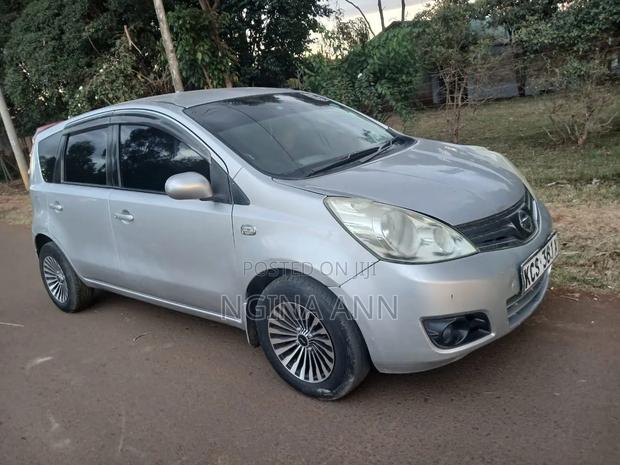 Nissan Note 2011 Silver