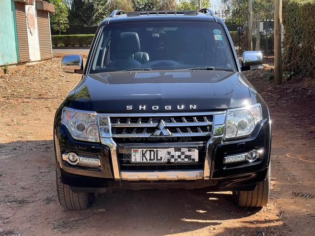 Mitsubishi Pajero V80 3.2 DI-D 2016 Black
