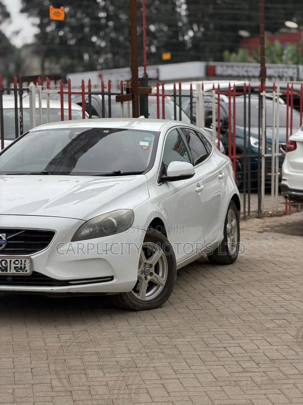 Volvo V40 2015 White