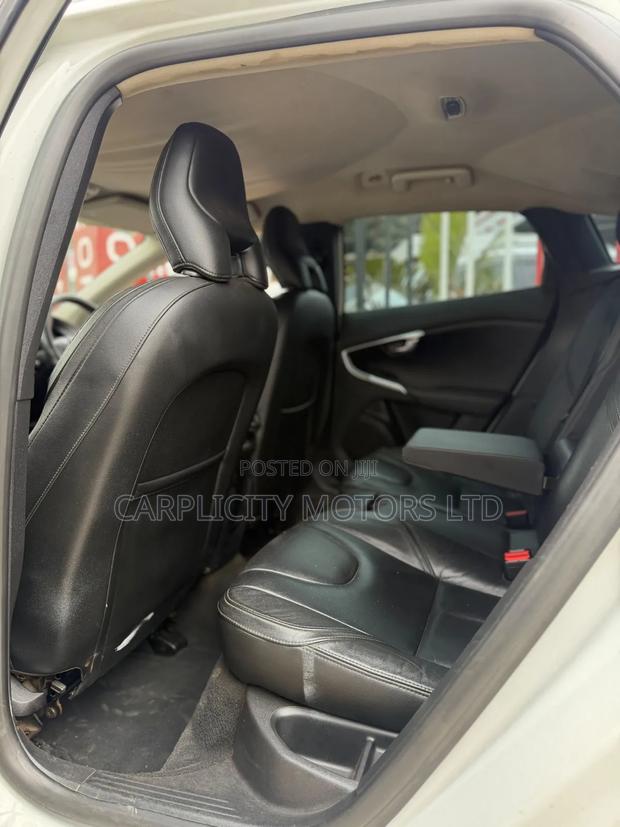 Volvo V40 2015 White