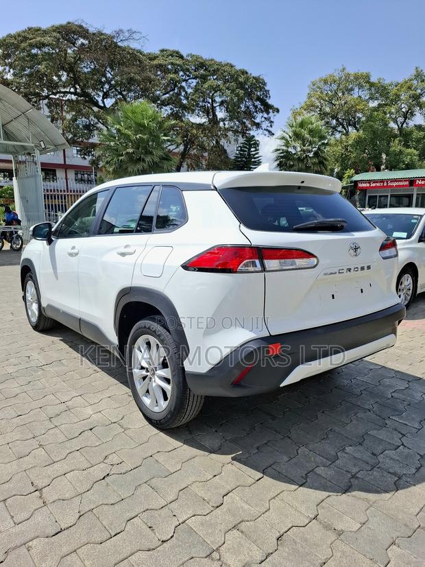Toyota Corolla Cross 1.8 Petrol FWD 2022 White