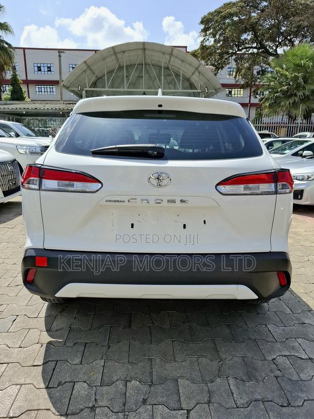 Toyota Corolla Cross 1.8 Petrol FWD 2022 White