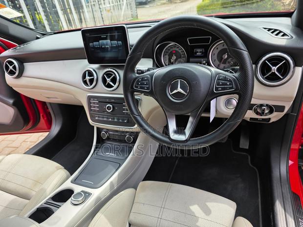 Mercedes-Benz GLA-Class 2016 Red