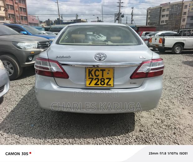 Toyota Premio 2012 Silver