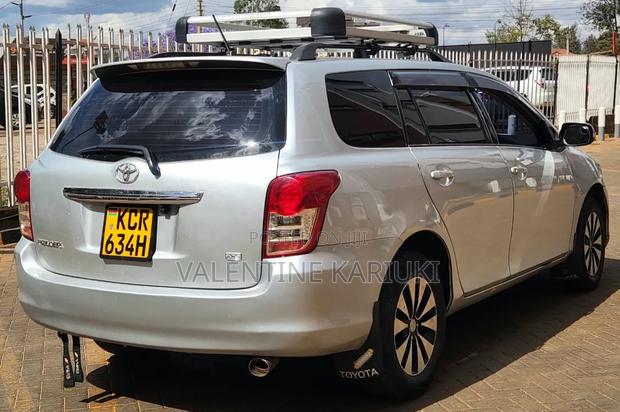 Toyota Corolla Fielder 2011 Silver