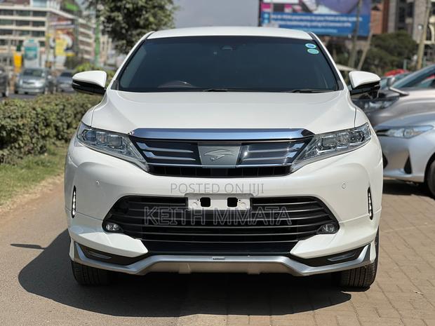 Toyota Harrier 2.0 4WD 2019 White