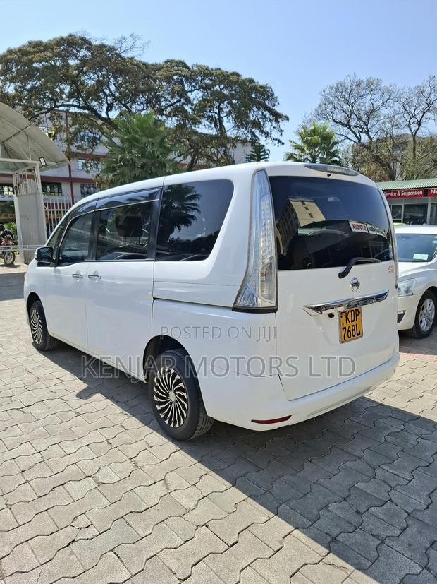 Nissan Serena 2016 White