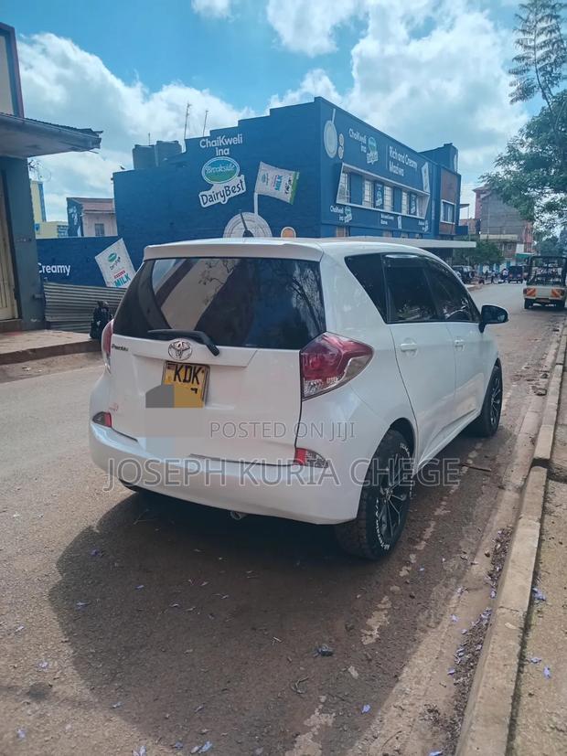 Toyota Ractis 2016 Pearl